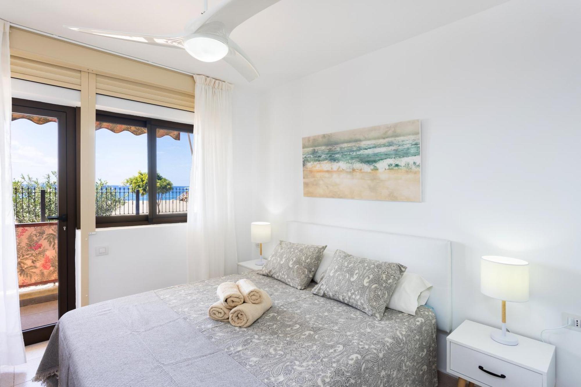 Frontline Playa Las Vistas With Pool, Parking, Sea Los Cristianos  Zewnętrze zdjęcie